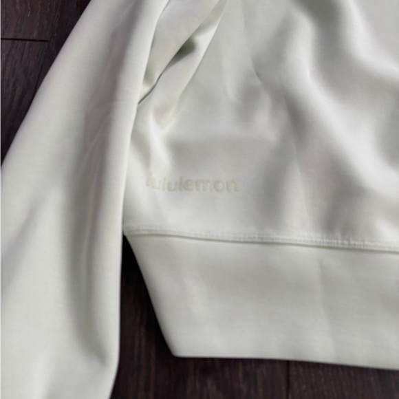 Lululemon softstreme Sweatshirt - Picture 8 of 8